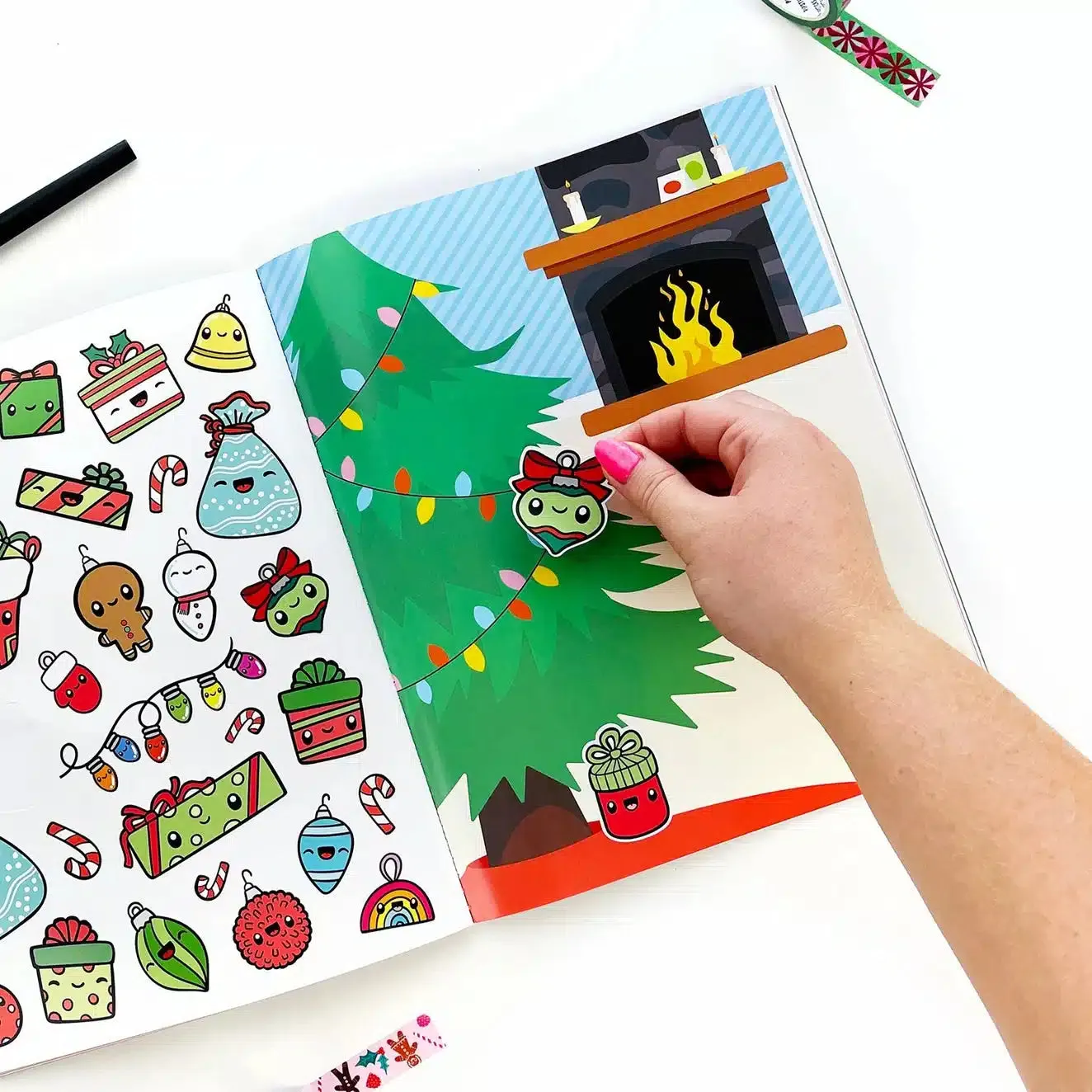 Pipsticks - Draw-Along Christmas Sticker Book