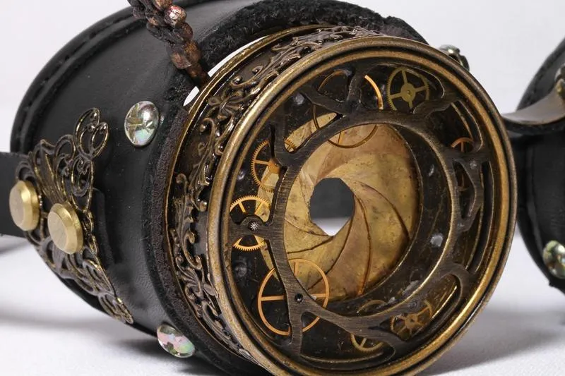 Women's Steampunk Metal Spiraling Goggle